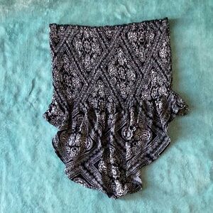 Black and White Patterned Strapless Top